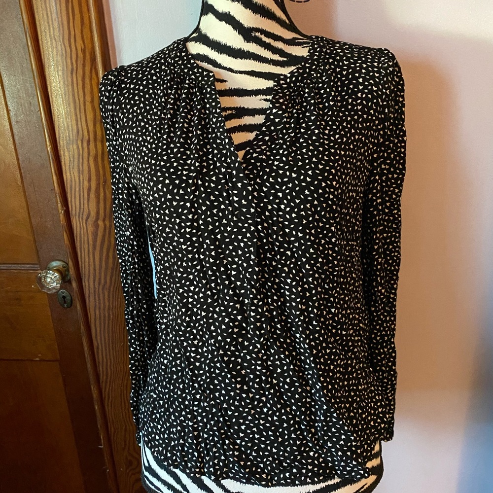 Banana Republic size Small black and white blouse